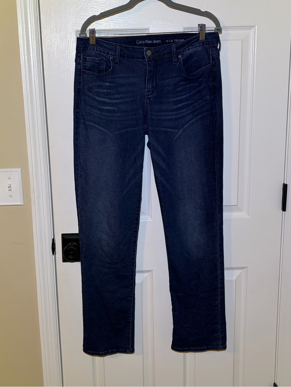 Calvin Klein Jeans Women's Straight Leg Dark Blue Denim. Size 10 X 32 Length